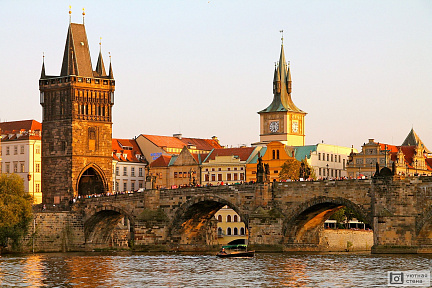 Карлов мост в весенней Праге. Чехия